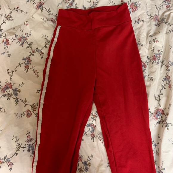 RED HIGH WAISTED LEGGINGS🌹 - Picture 3 of 4